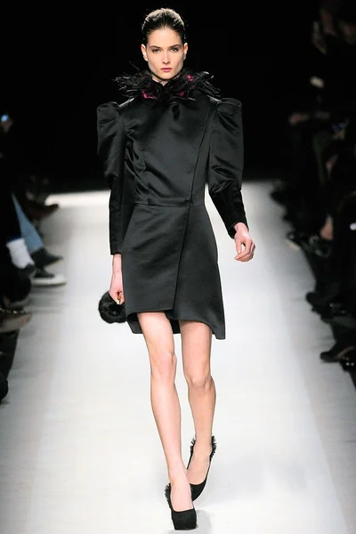 Look 30